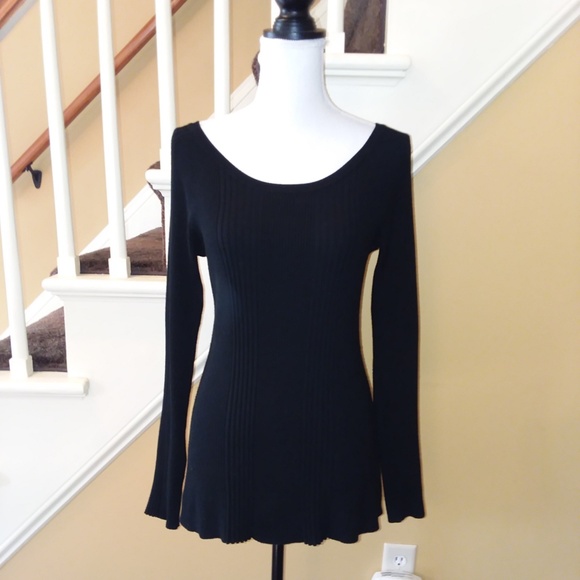 Majora Sweaters - Tunic Style Black Ribbed Sweater